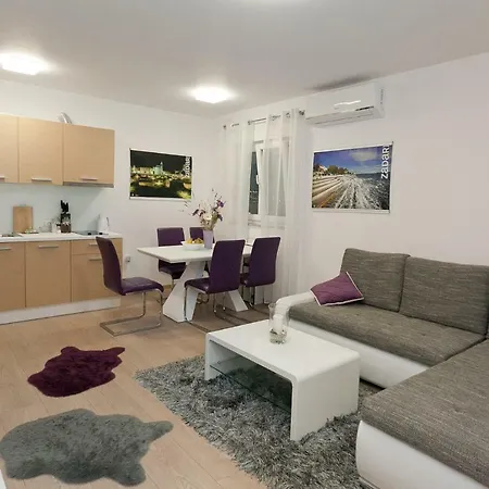 Sandra Apartman